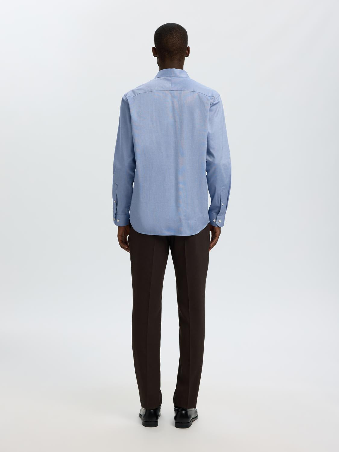 model_shot-back